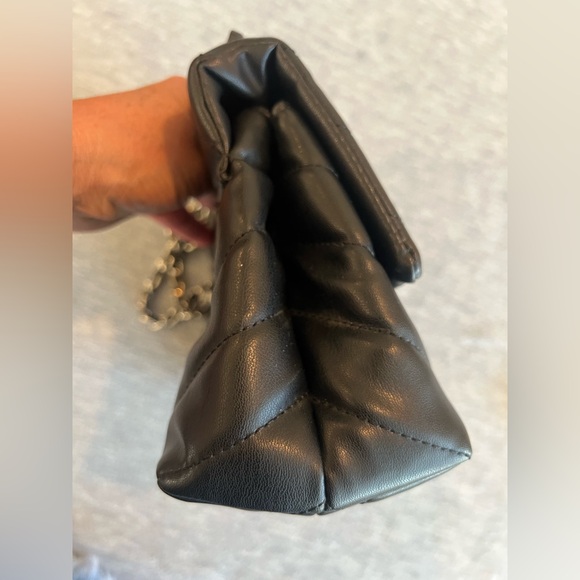 Badgley Mischka Women’s Mini Chevron Crossbody Bag‎ Black Quilted Faux Leather - Picture 10 of 16